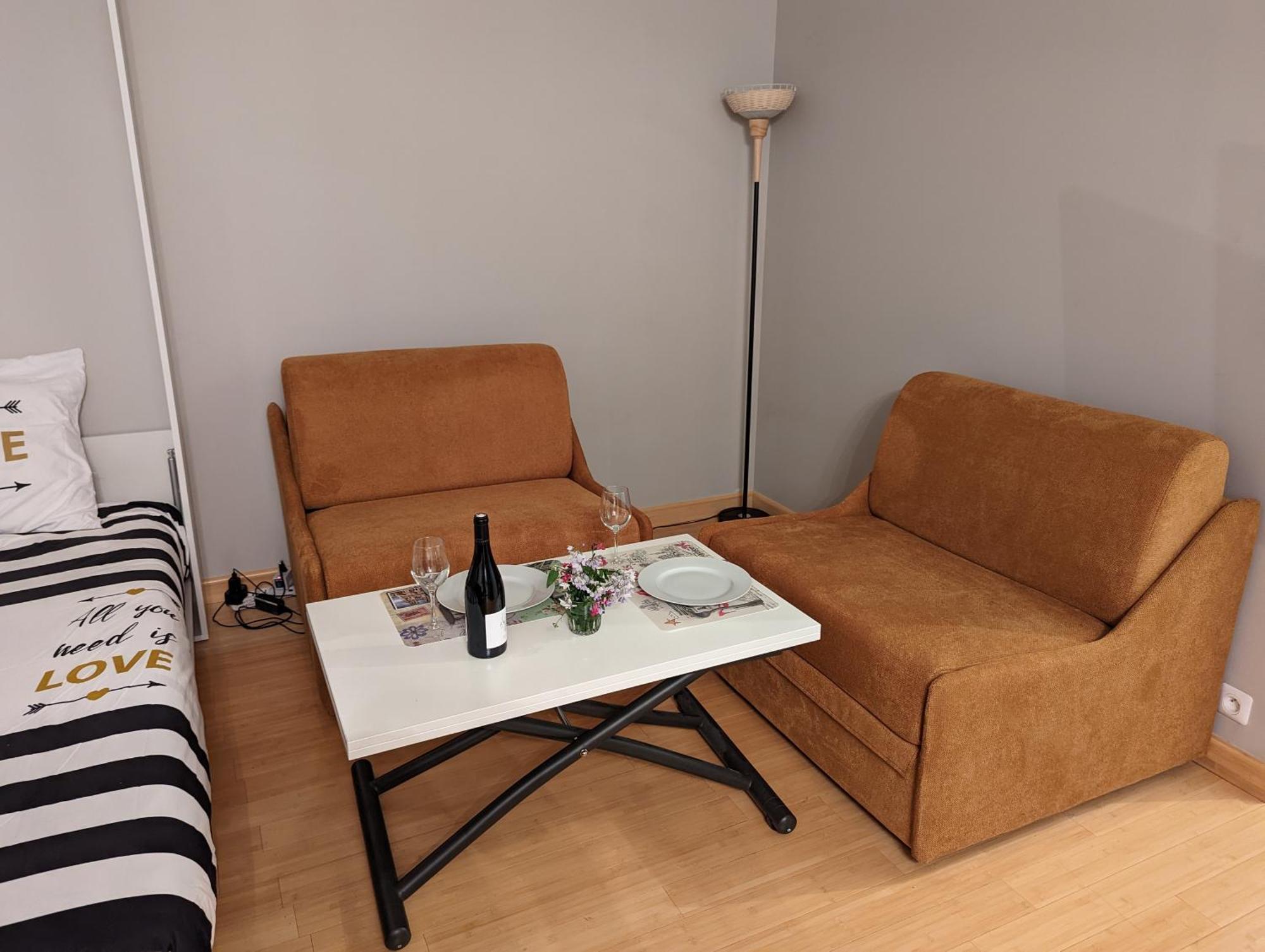 Charming Studio With Eiffel View ปารีส ภายนอก รูปภาพ